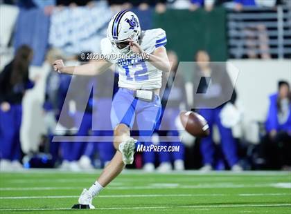 Thumbnail 1 in Gunter vs Jacksboro (UIL 3A DII Quarterfinal Playoff) photogallery.