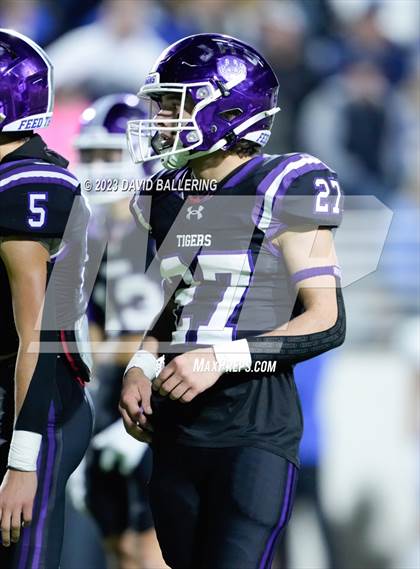 Thumbnail 3 in Gunter vs Jacksboro (UIL 3A DII Quarterfinal Playoff) photogallery.