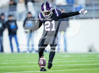 Thumbnail 3 in Gunter vs Jacksboro (UIL 3A DII Quarterfinal Playoff) photogallery.