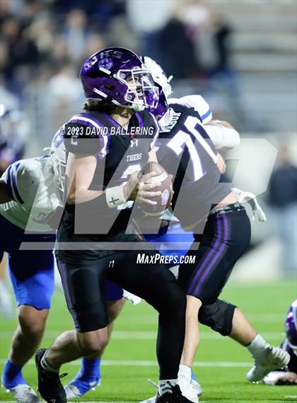 Thumbnail 2 in Gunter vs Jacksboro (UIL 3A DII Quarterfinal Playoff) photogallery.