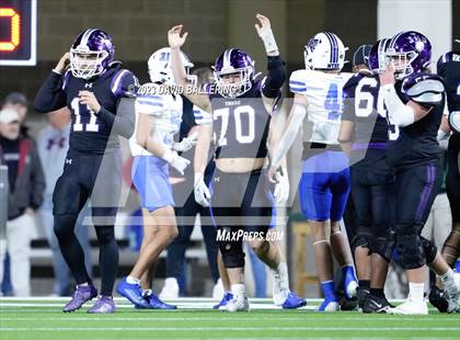 Thumbnail 1 in Gunter vs Jacksboro (UIL 3A DII Quarterfinal Playoff) photogallery.