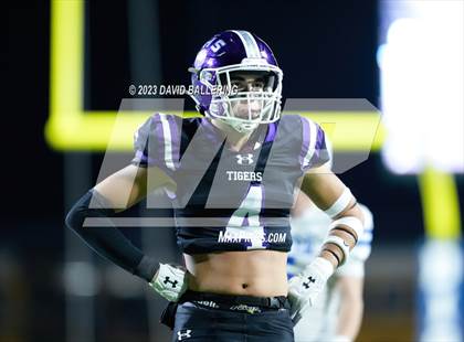 Thumbnail 1 in Gunter vs Jacksboro (UIL 3A DII Quarterfinal Playoff) photogallery.