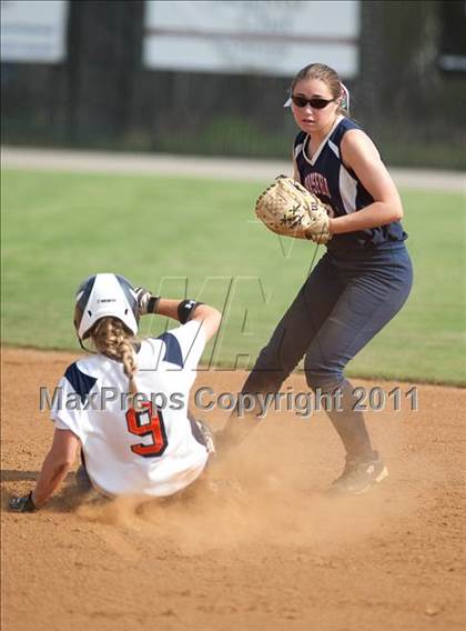 Thumbnail 3 in Lee-Davis vs. Grassfield (VHSL AAA Semifinal) photogallery.