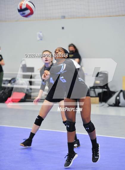 Thumbnail 3 in St. Agnes Academy vs Shadow Creek photogallery.