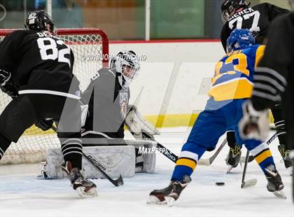Thumbnail 3 in Warren Township vs D211 Chiefs (Gray) photogallery.