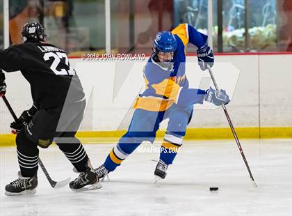 Thumbnail 2 in Warren Township vs D211 Chiefs (Gray) photogallery.