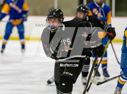 Thumbnail 2 in Warren Township vs D211 Chiefs (Gray) photogallery.