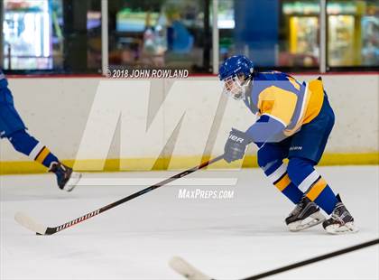 Thumbnail 2 in Warren Township vs D211 Chiefs (Gray) photogallery.