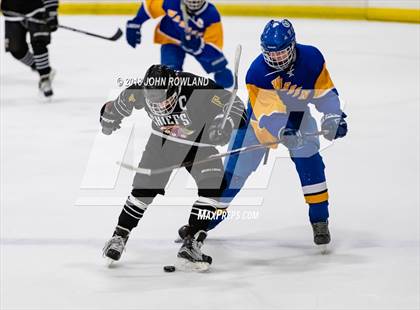 Thumbnail 3 in Warren Township vs D211 Chiefs (Gray) photogallery.