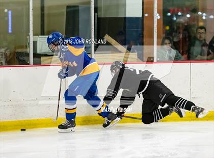 Thumbnail 2 in Warren Township vs D211 Chiefs (Gray) photogallery.