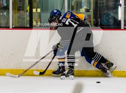 Thumbnail 3 in Warren Township vs D211 Chiefs (Gray) photogallery.