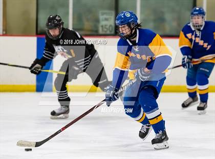 Thumbnail 2 in Warren Township vs D211 Chiefs (Gray) photogallery.