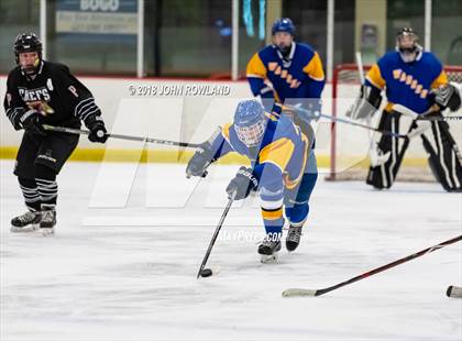Thumbnail 2 in Warren Township vs D211 Chiefs (Gray) photogallery.