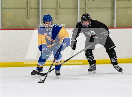 Thumbnail 2 in Warren Township vs D211 Chiefs (Gray) photogallery.