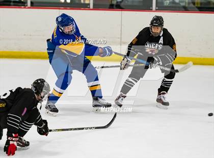 Thumbnail 2 in Warren Township vs D211 Chiefs (Gray) photogallery.