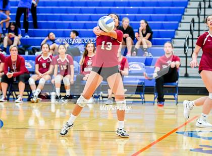 Thumbnail 3 in Auburn Mountainview vs Kentlake photogallery.