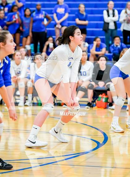 Thumbnail 3 in Auburn Mountainview vs Kentlake photogallery.