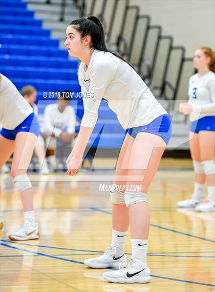Thumbnail 1 in Auburn Mountainview vs Kentlake photogallery.