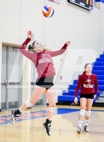 Thumbnail 1 in Auburn Mountainview vs Kentlake photogallery.