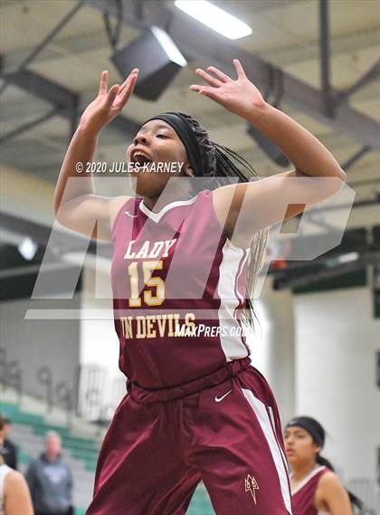 Thumbnail 2 in Eldorado vs Palo Verde (NIAA 4A Mountain Region Playoff) photogallery.