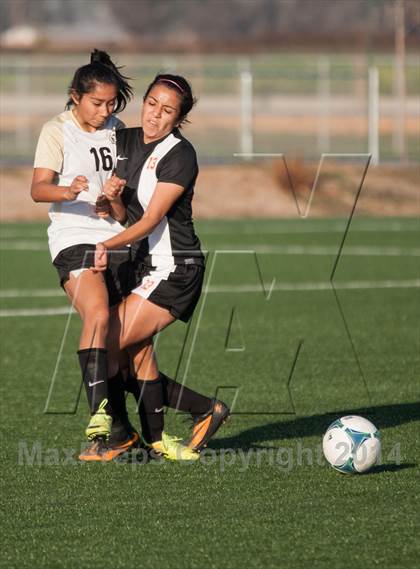 Thumbnail 1 in Enochs vs Merced photogallery.