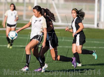 Thumbnail 1 in Enochs vs Merced photogallery.