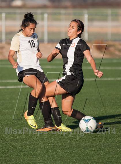 Thumbnail 3 in Enochs vs Merced photogallery.