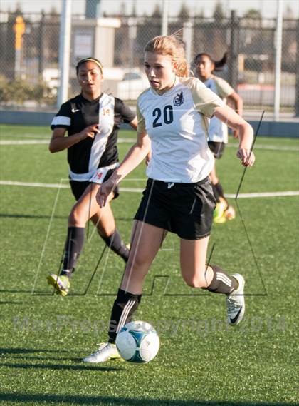 Thumbnail 2 in Enochs vs Merced photogallery.