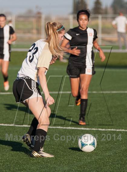 Thumbnail 2 in Enochs vs Merced photogallery.