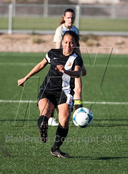 Thumbnail 2 in Enochs vs Merced photogallery.