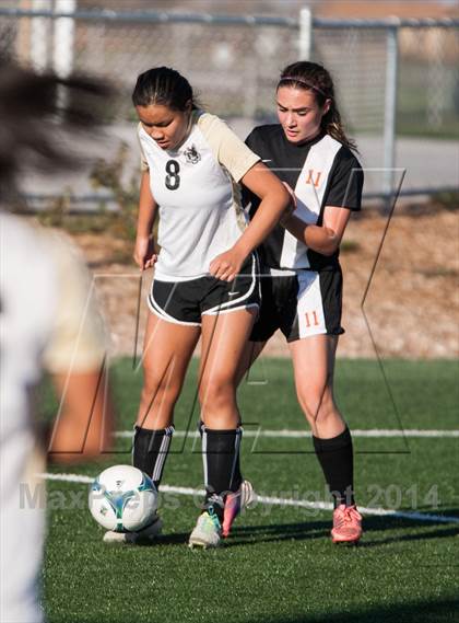 Thumbnail 2 in Enochs vs Merced photogallery.