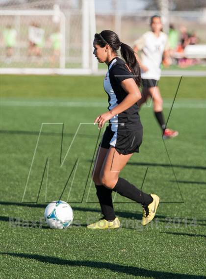 Thumbnail 3 in Enochs vs Merced photogallery.