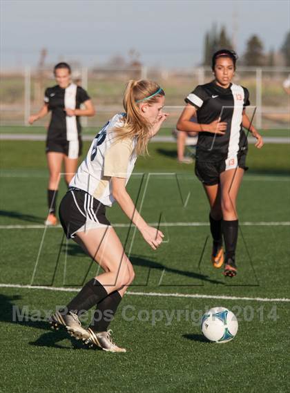 Thumbnail 1 in Enochs vs Merced photogallery.
