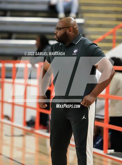 Thumbnail 2 in Brentwood School vs St. Anthony (Beverly Hills Tournament) photogallery.