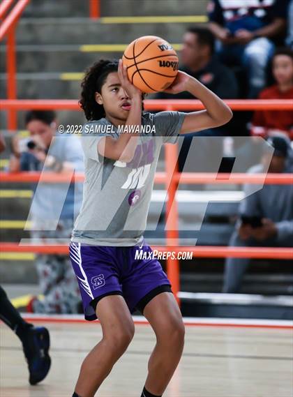 Thumbnail 2 in Brentwood School vs St. Anthony (Beverly Hills Tournament) photogallery.