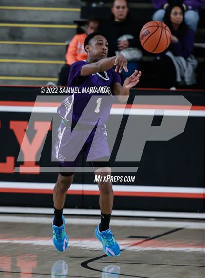 Thumbnail 2 in Brentwood School vs St. Anthony (Beverly Hills Tournament) photogallery.