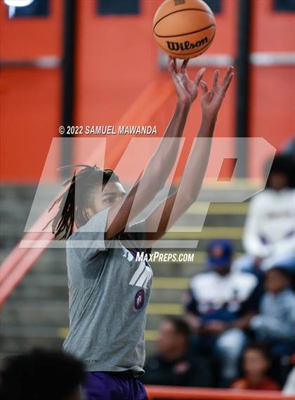 Thumbnail 1 in Brentwood School vs St. Anthony (Beverly Hills Tournament) photogallery.