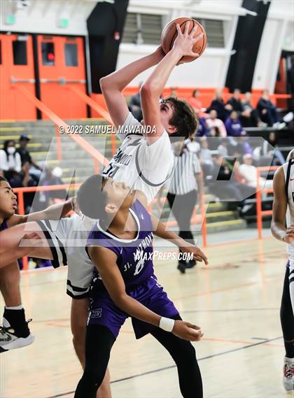 Thumbnail 2 in Brentwood School vs St. Anthony (Beverly Hills Tournament) photogallery.