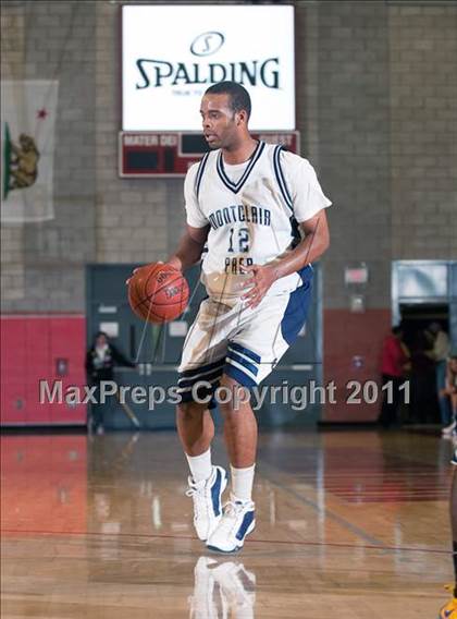 Thumbnail 3 in Sierra Canyon vs. Montclair Prep (CIF SS 5A Final) photogallery.