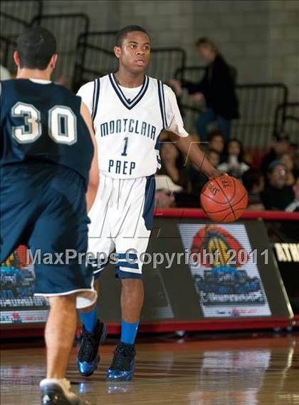 Thumbnail 2 in Sierra Canyon vs. Montclair Prep (CIF SS 5A Final) photogallery.