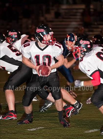 Thumbnail 3 in Milton Academy vs. St. Sebastian's Country Day photogallery.