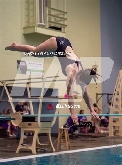 Thumbnail 2 in 3A Dive Championship photogallery.