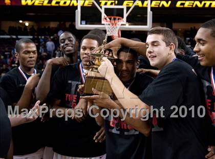 Thumbnail 2 in Taft vs. Westchester (CIF LA City Section D1 Final) photogallery.