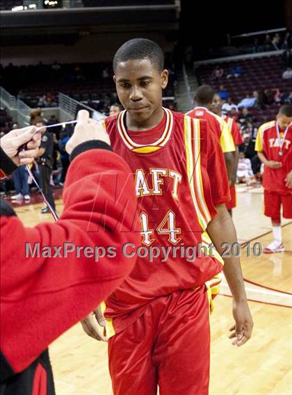 Thumbnail 1 in Taft vs. Westchester (CIF LA City Section D1 Final) photogallery.