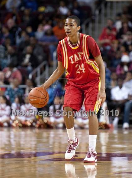 Thumbnail 3 in Taft vs. Westchester (CIF LA City Section D1 Final) photogallery.