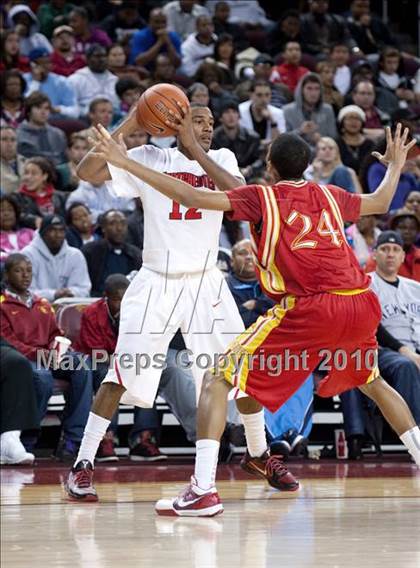 Thumbnail 3 in Taft vs. Westchester (CIF LA City Section D1 Final) photogallery.