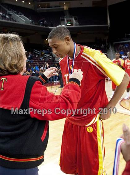 Thumbnail 2 in Taft vs. Westchester (CIF LA City Section D1 Final) photogallery.