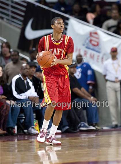 Thumbnail 1 in Taft vs. Westchester (CIF LA City Section D1 Final) photogallery.