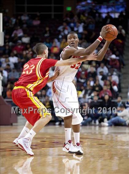 Thumbnail 1 in Taft vs. Westchester (CIF LA City Section D1 Final) photogallery.