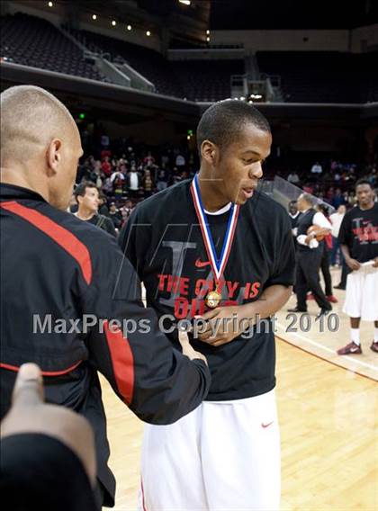 Thumbnail 2 in Taft vs. Westchester (CIF LA City Section D1 Final) photogallery.
